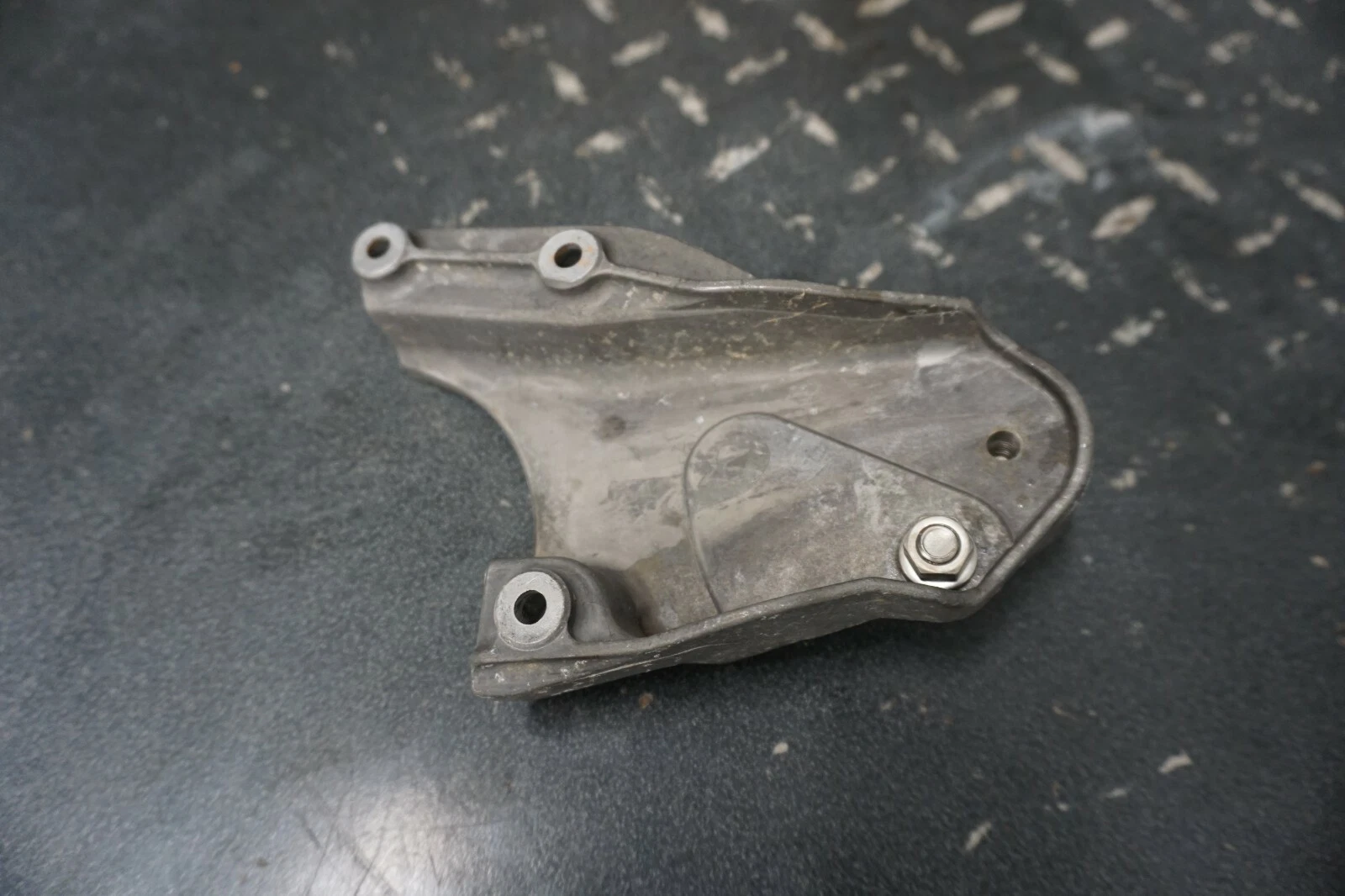 1999-2007 Yamaha OEM Jet Pump Reverse Gate Bracket Mount Support Freshwater FX
