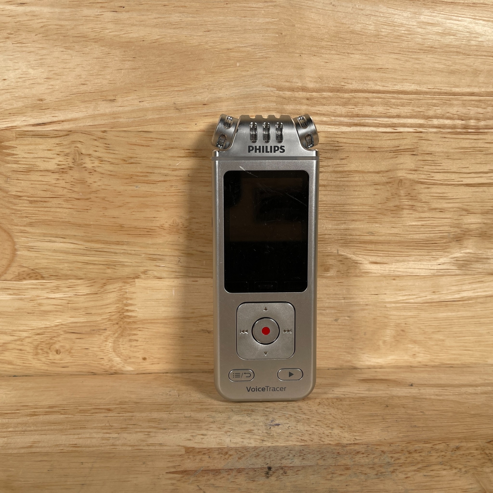 Philips VoiceTracer DVT4110 Silver 2" Backlit LCD 8GB Digital Voice
