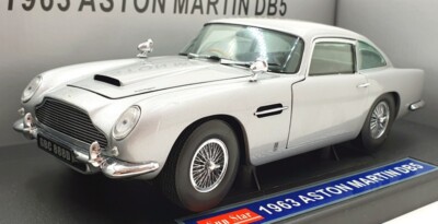 Sunstar échelle 1/18 Diecast - 1005 Aston Martin DB5 1963 - Gris