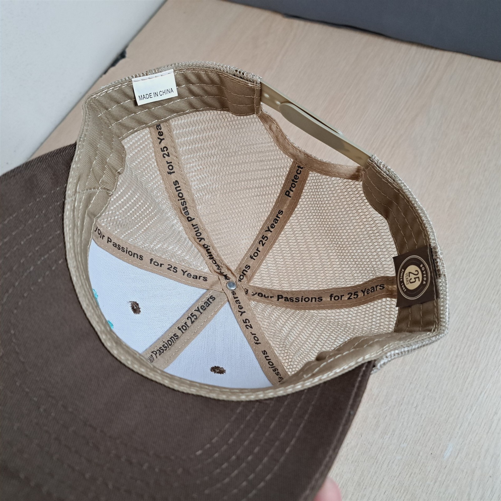 BOVEDA ADJUSTABLE SNAPBACK TRUCKER/MESH HAT/CAP, BROWN, CIGAR/HUMIDTY CONTROL