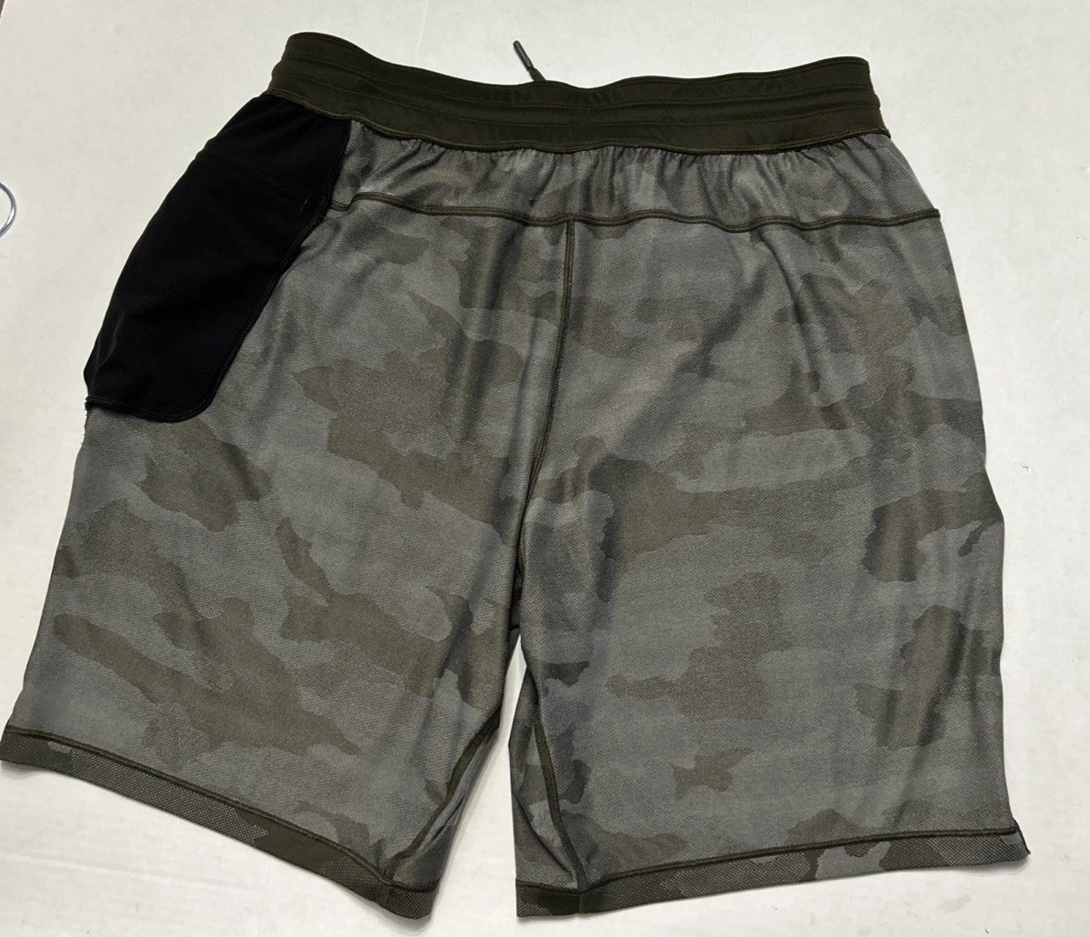 Lululemon T.H.E. Shorts 9" Linerless Variegated Mesh Camo Max Dark Olive Size XL