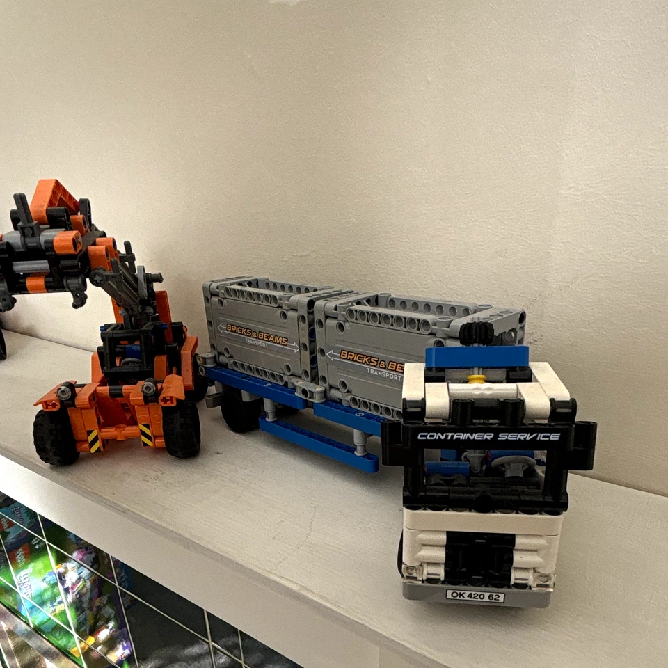 LEGO Technic 42062 Container Yard, photo 1 of 5