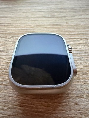Apple Watch Ultra 49mm Titanium Gehäuse mit Midnight Blue Ocean Armband