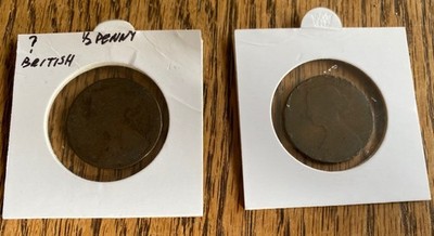 GREAT BRITAIN QUEEN VICTORIA 19TH CENTURY HALF PENNY PAIR  - NO DATES - ESTATE