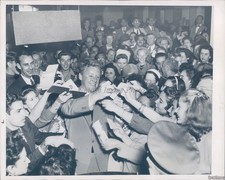 1945 Miami Van Johnson Autograph Seekers Nassau Trip 7X9 Historic Vintage Photo