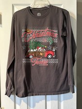 Buc-ee's Gray Long Sleeve Christmas in Texas Shirt Size Adult Small