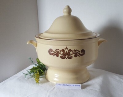 Pfaltzgraff Village Collection Quart Soup Tureen with Lid No