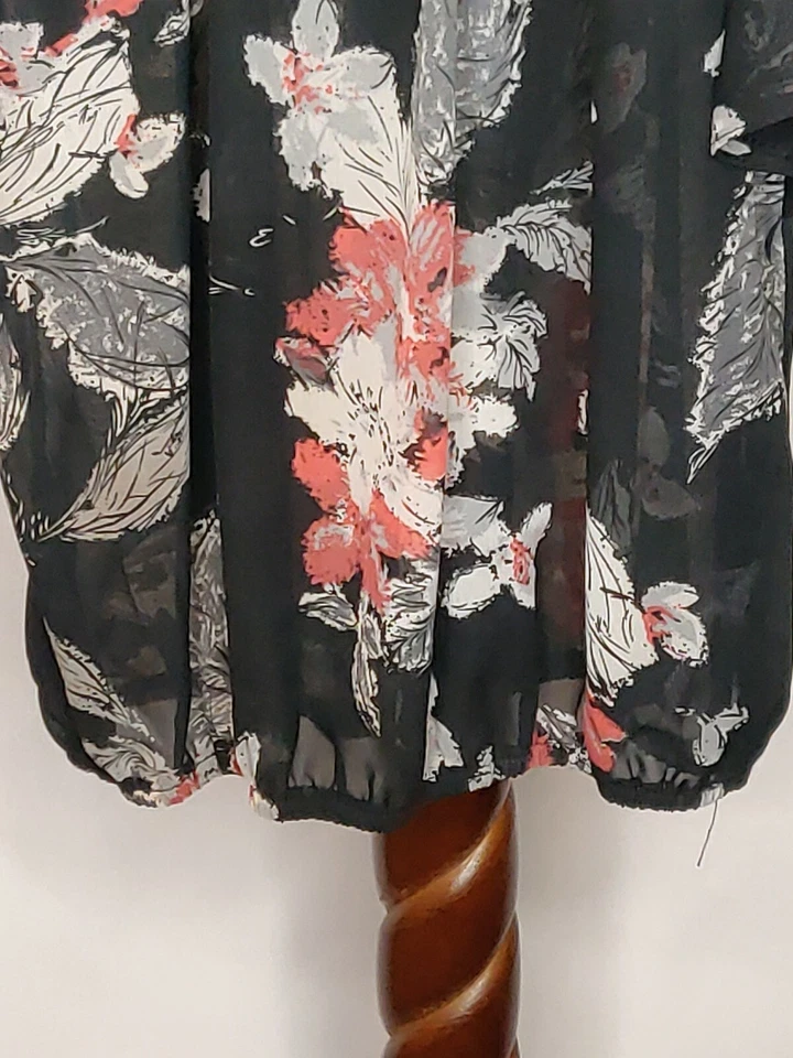 Full Tilt women's S sheer top black floral print scoop neck flutter short sleeve - Image 4 of 4