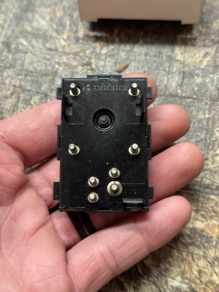 Controlador interruptor espejo retrovisor eléctrico Chevrolet Camaro 1990-1992 impresión amarilla GM Foto 4 de 4