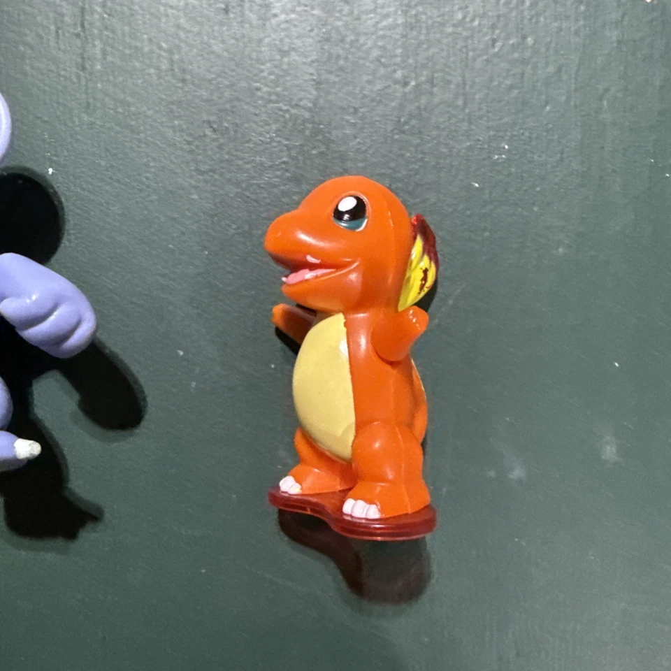 Lote de 4 figuras de juguete Pokémon juguete Gameboy de plástico Foto 3 de 4
