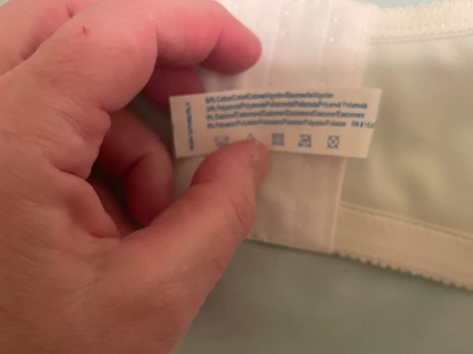 ladies white vanity fair bra, size 48DD - Image 3 of 3