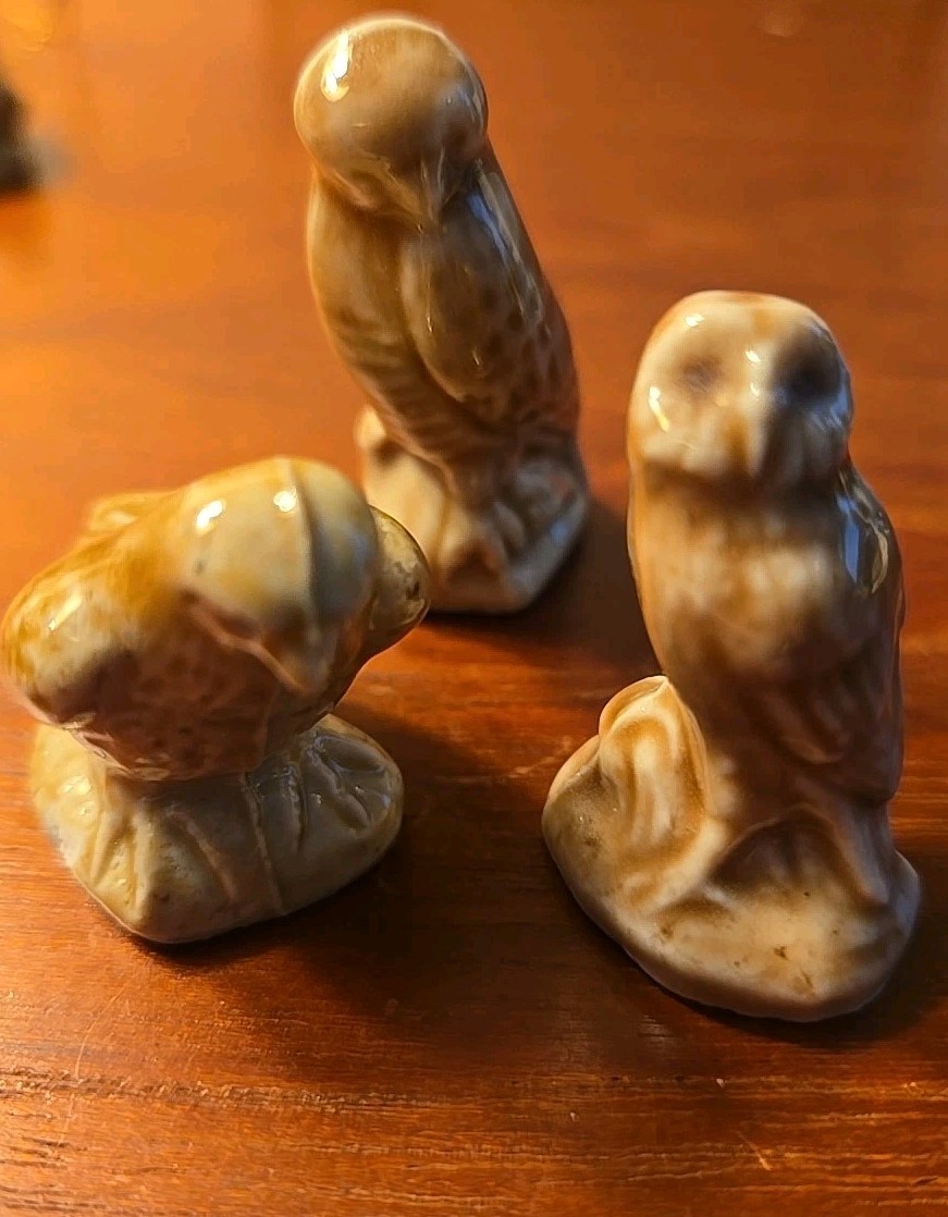 LOT OF 11 ASSORTED PORCELAIN WADE WHIMSIES FIGURINES ANIMALS RED ROSE TEA