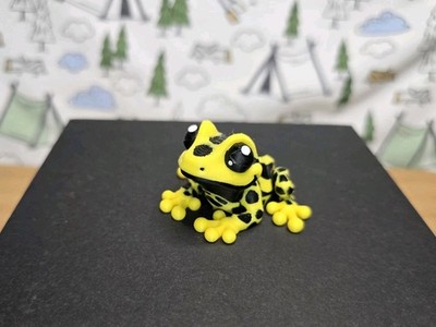 Mini Yellow Black Tree Frog 3D Printed Articulated Flexi Fidget Desk Toy!