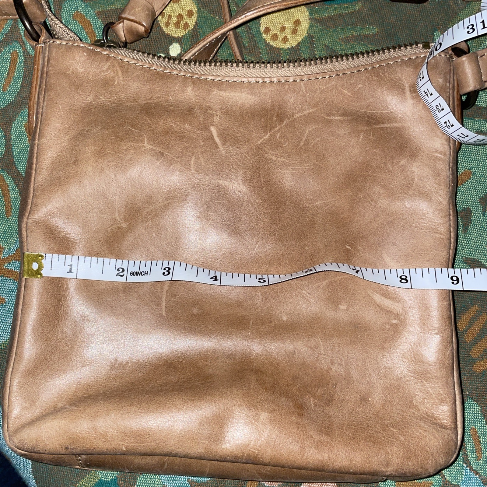 FRYE light brown leather adjustable CEOSSBODY BAG - image 7