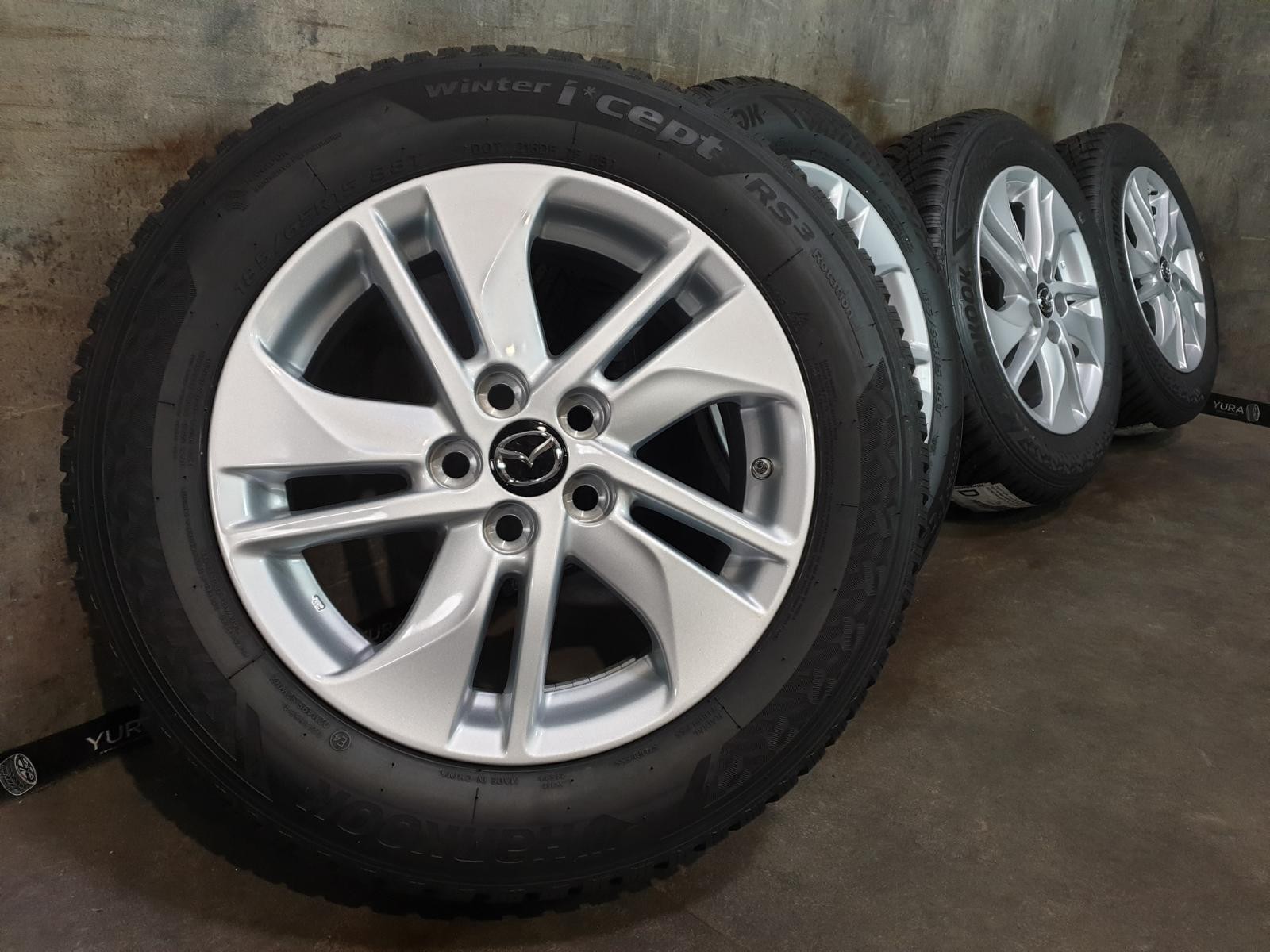 Cerchi in lega Toyota Yaris 4 con pneumatici invernali