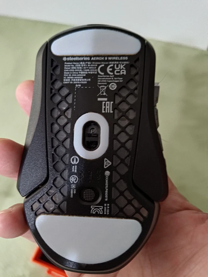 SteelSeries Aerox 9 Wireless Optical Gaming Mouse - Black (62618)  -USED - Image 3 of 4