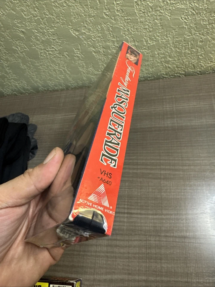 HTF RARE SEALED VHS - FANTASY MASQUERADE DATED 1987 60 MINS EROTICA - Immagine 3 di 4