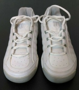 wilson white tennis shoes
