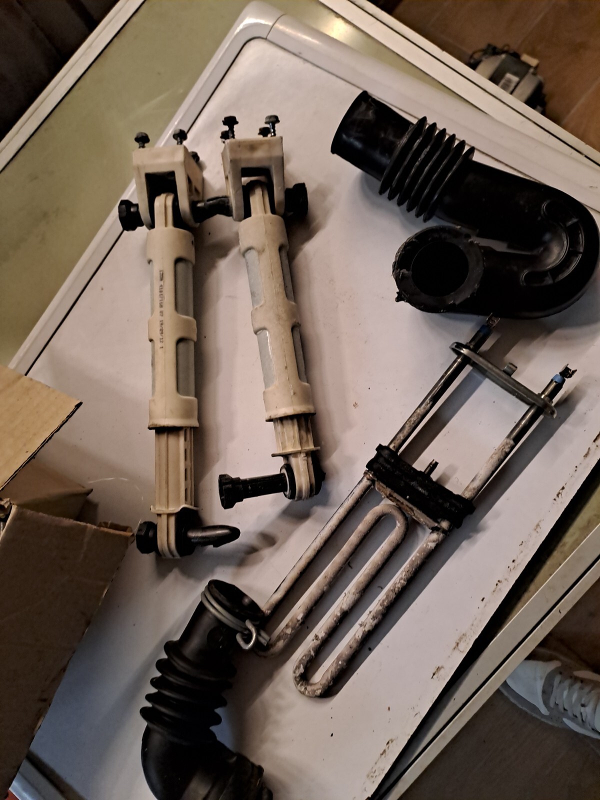 Ricambi LAVATRICE HOOVER DYN 9124 RESISTENZA E TUBI NO CANDY ZEROWATT