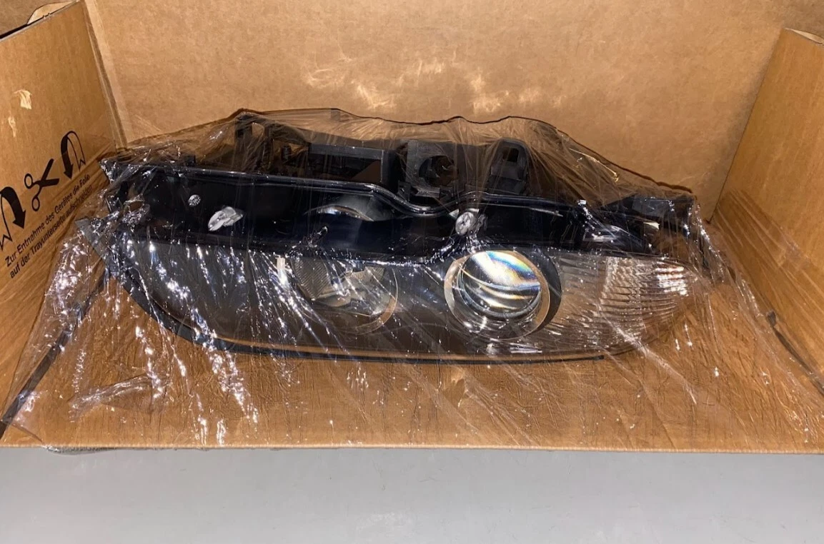 Magneti Marelli Front RH Headlight Assy - #354-204-221 - Fits BMW 