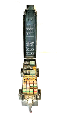 2000-2004 Jeep Grand Cherokee Laredo Engine Fuse Box Relay Compartment OEM 