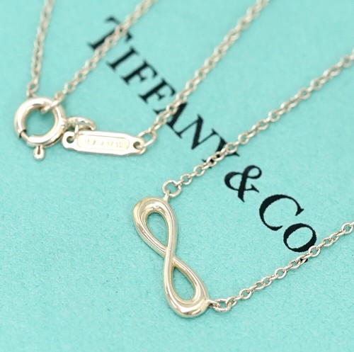 Endless Infinity Pendant Necklace 18 