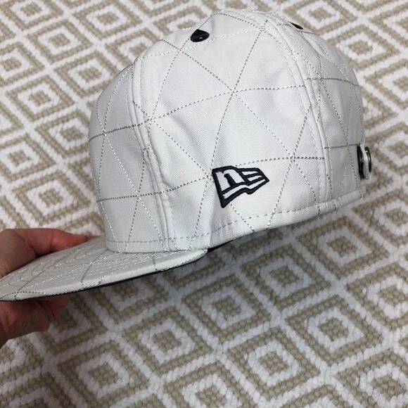 Helly Hansen x New Era Rare Love Campaign New NWT - Image 3 of 4