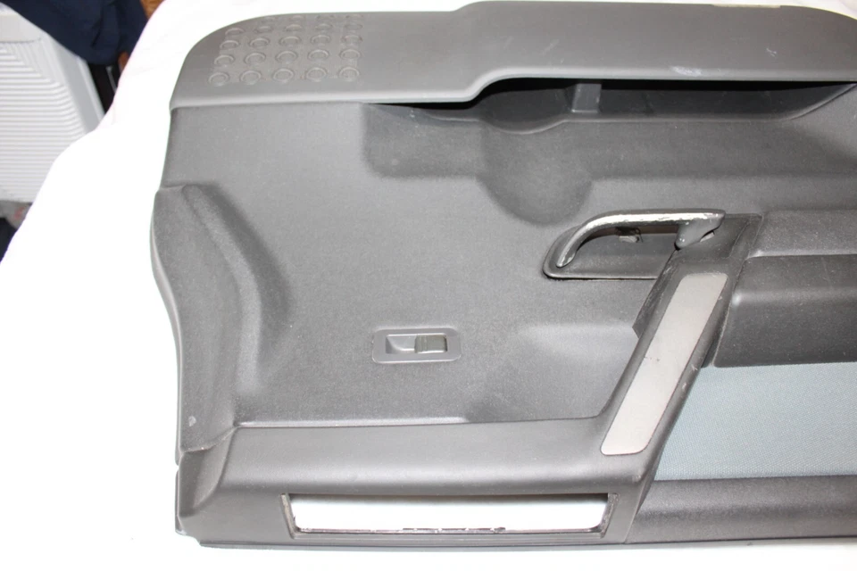 04-12 Nissan TITAN Paneles de Puerta GRIS DOS TONOS Par con Manijas de Puerta PW Interruptor TRIM Foto 4 de 4