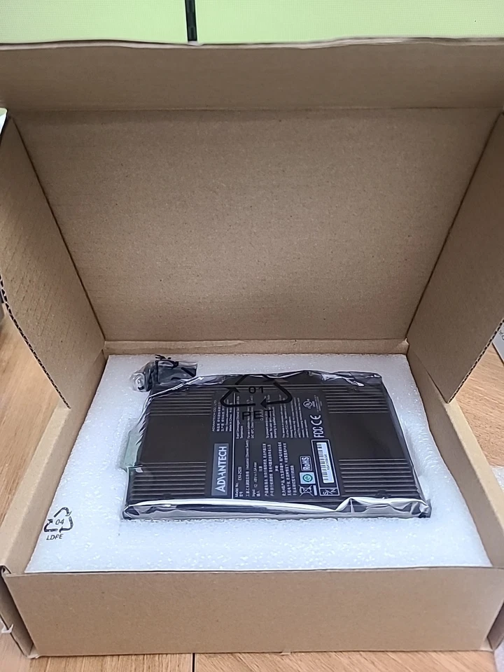 Advantech EKI-2528 8 Port Industrial Unmanaged Ethernet Switch