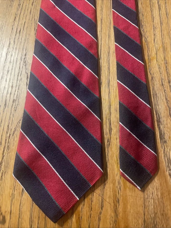 Corbata de seda vintage usada en excelente estado Preswick & Moore Repp regimiento rayas hecha en EE. UU. Foto 4 de 4