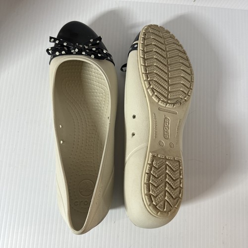 Crocs Cap Toe Bow Ballerinas Damengröße 9 Rockabilly schwarz Stuckpunkte entspannt - Bild 15 von 18