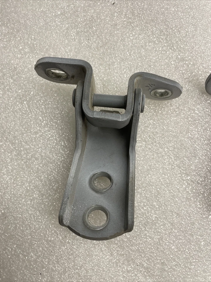 Toyota Corolla 1997 bisagra de puerta del lado del pasajero delantero derecho superior e inferior OEM Foto 4 de 4