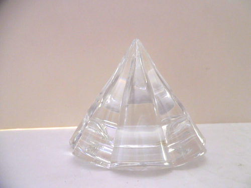Clear Glass Pyramid Shape Paper Weight Scalloped Bottom Edge - Picture 3 of 7