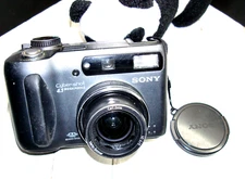 Sony CyberShot DSC-S85 Black 4.1MP w/ 128MB memory Stick