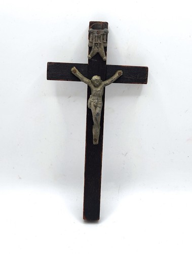 Vintage antique lead and wood 5.75" wall crucifix - Picture 4 of 8