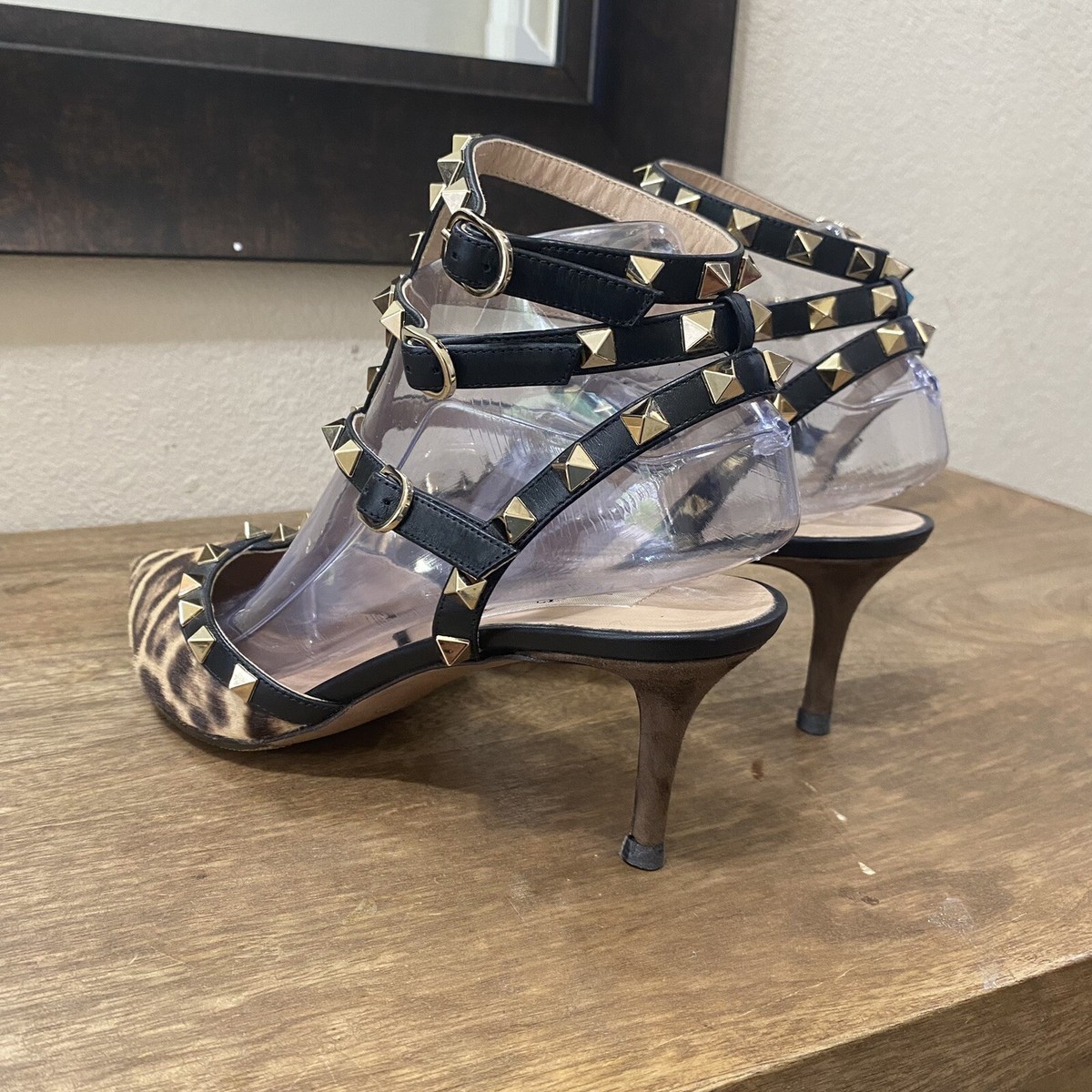 Escarpins Valentino Garavani Rockstud En Cheveux De Veau Taille 36 - Neufs Avec Petits Défauts