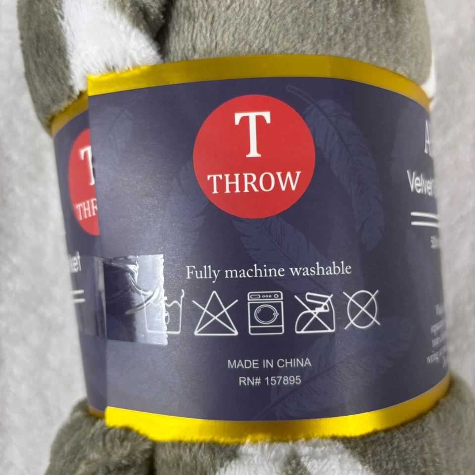 All Season Velvet Touch Throw Blanket Gray White Geometric Trellis Cozy 50x60 - Image 3 of 4