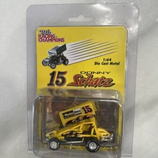 1/64 Racing Champions 2005 15 Donny Schatz Parker Store Sprint Car