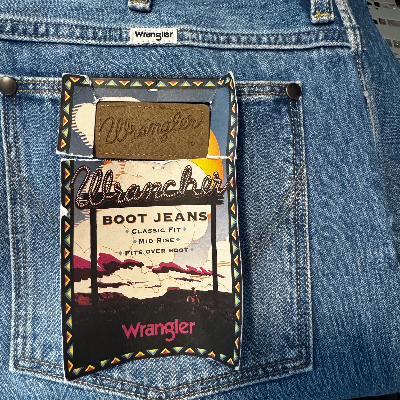 NEW Wrangler Women's Bandit Wrancher Mid Rise Bootcut Denim Jeans 32x31 Landman thumbnail 3