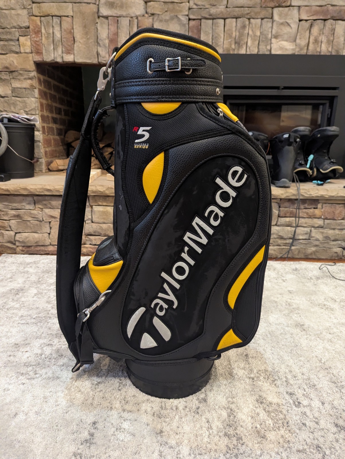 Black/yellow, Self-stand, Shoulder Strap