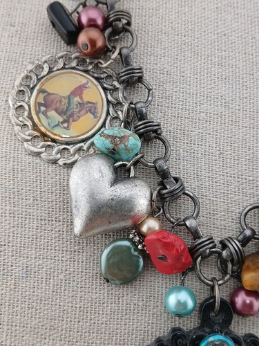 ARTISAN distressed silvertone natural beads hearts western pendant necklace - Picture 4 of 15