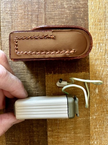 Emo Wetzlar Compact Flash Bulb Attachment w/ Case - Germany - Vintage - Picture 2 of 6