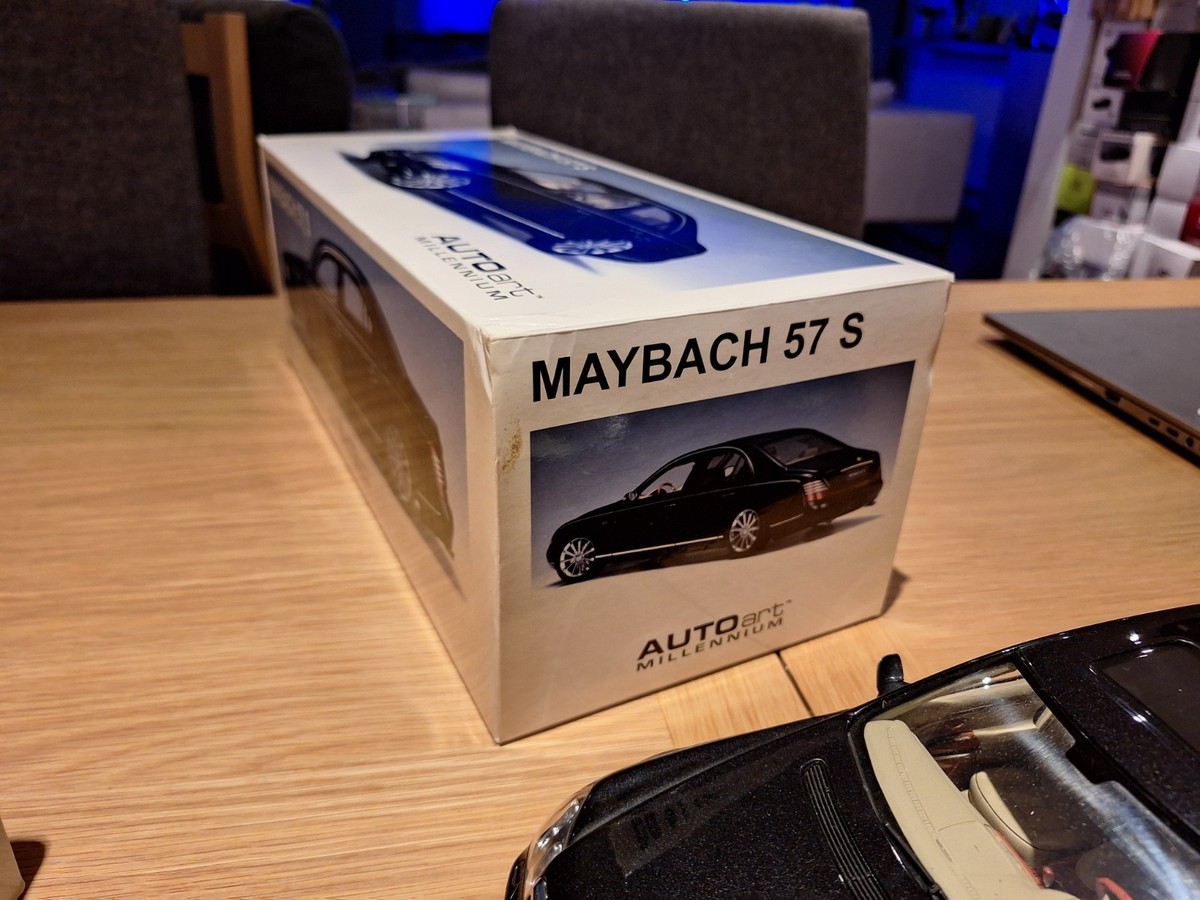 1:18 AUTOart MILLENNIUM 2005 W240 Maybach 57 S BLACK 57S Mercedes