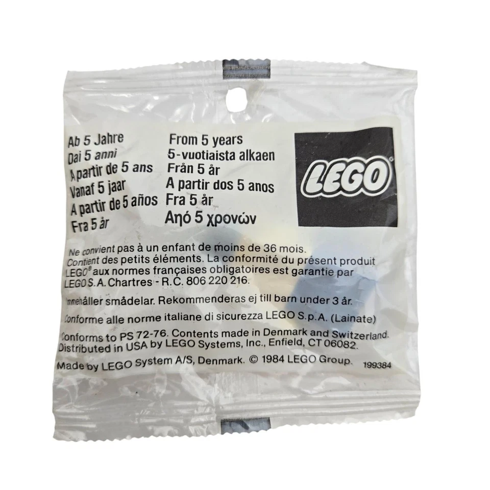 Vintage © 1984 Lego LEGOLAND Minifigure Keychain - MINT - SEALED - Image 2 of 3