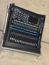 Allen & Heath QU-16C  Digital Mixer With ProX Case