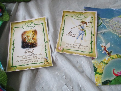 Lotto Fata Disney 11" Campanellino, 5" Tess, Lanterna, Borsa, Telefono, Occhiali da Sole - Foto 10 di 13