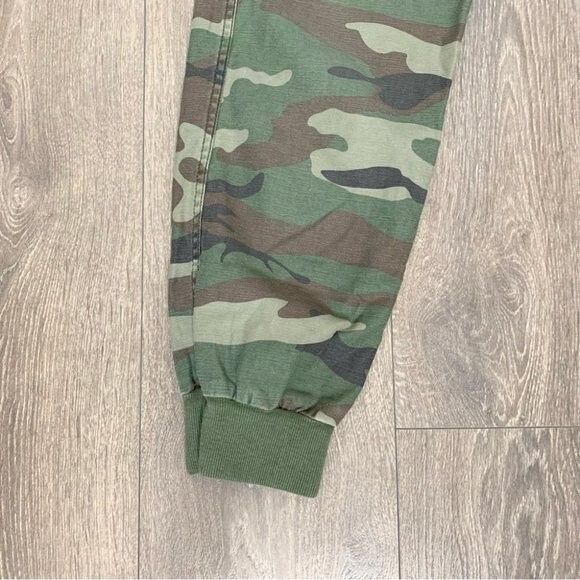 Aritzia TNA Twin Falls Camo Cargo Skinny Ankle Jogger… Gem