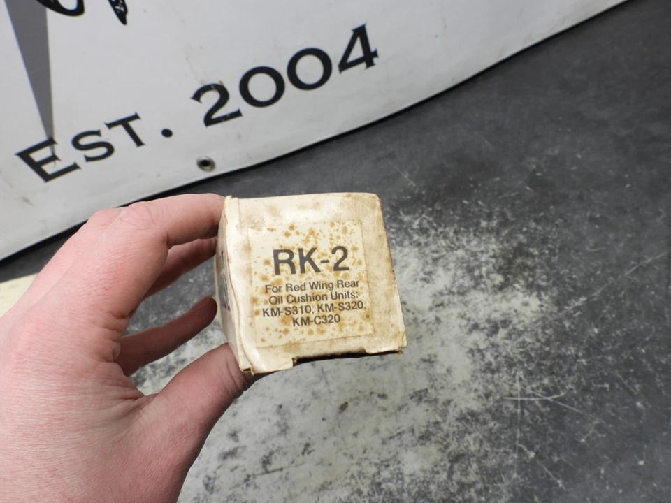 Lote de piezas de reconstrucción AHRMA Red Wing Shop #6 2718 Foto 3 de 4