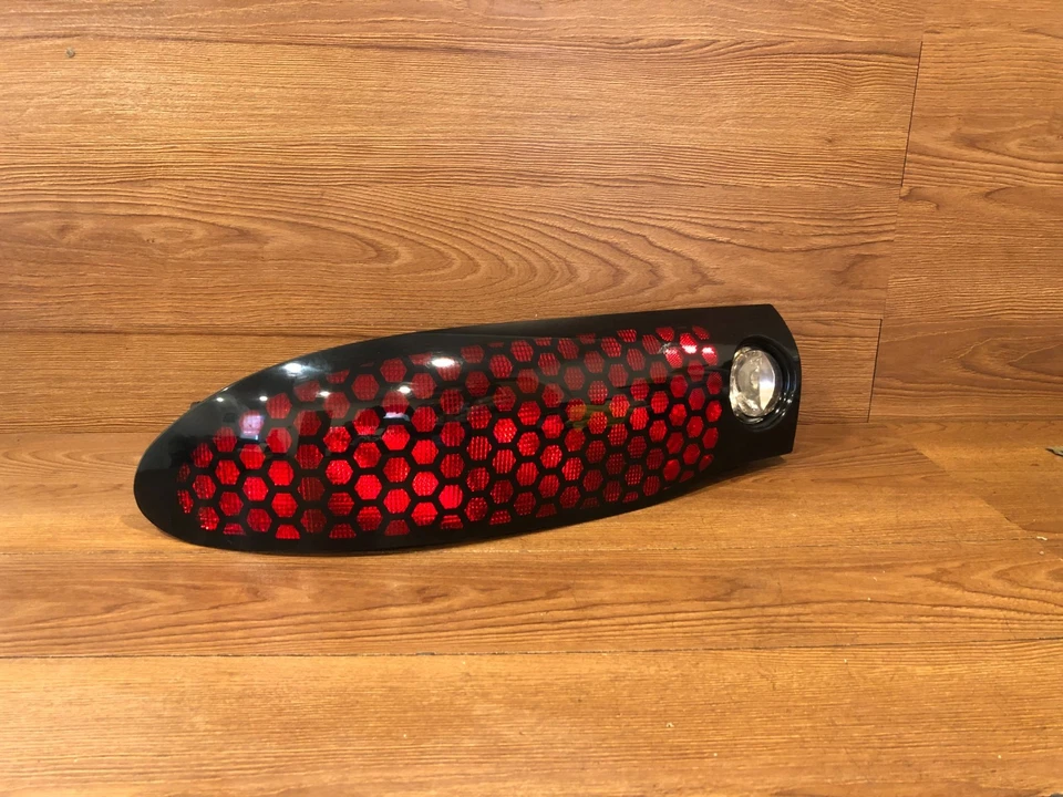 1993 - 2002 年 PONTIAC FIREBIRD 左 W6S 尾灯灯 HONEYCOMB 原始设备制造商 — 第 4/4 张图片