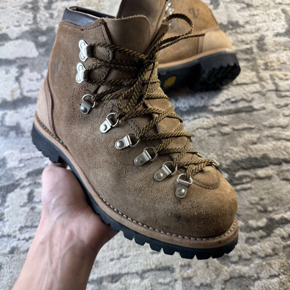 Vintage 70s Vasque Suede Leather Hiking Mountaineer Boots Size 6.5 Women’s  - Image 3 of 4
